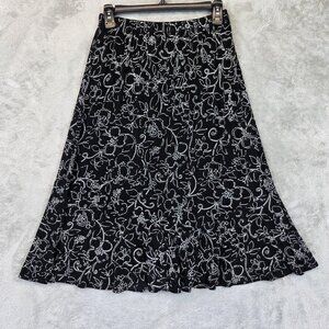 Chicos Travelers Skirt Womens Size 1 M Black White Floral Print Pull On Stretch